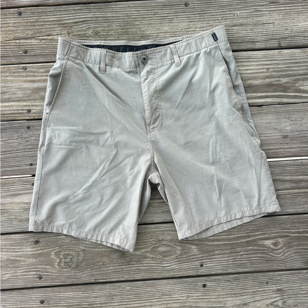 VEECE Mens Shorts Chino Size 34 Tan Golf Outdoors Hiking